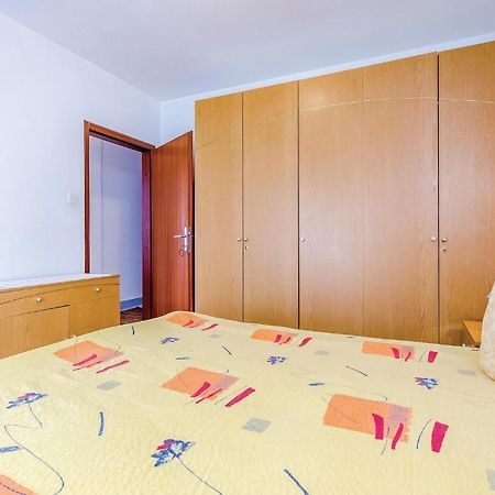 Beautiful Apartment In ノヴィ・ヴィノドロスキー エクステリア 写真