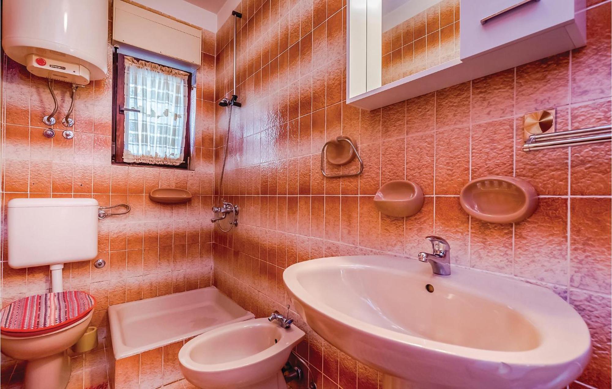 Beautiful Apartment In ノヴィ・ヴィノドロスキー エクステリア 写真
