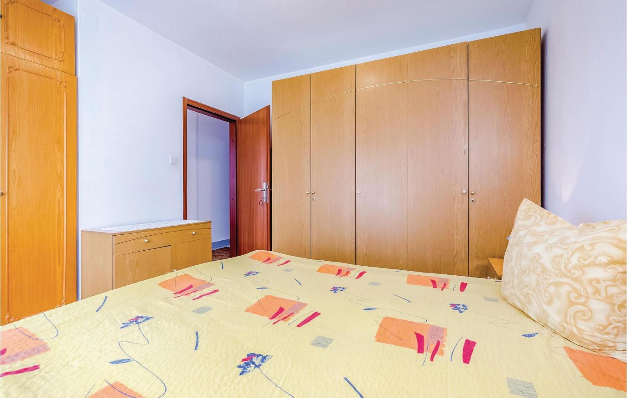Beautiful Apartment In ノヴィ・ヴィノドロスキー エクステリア 写真