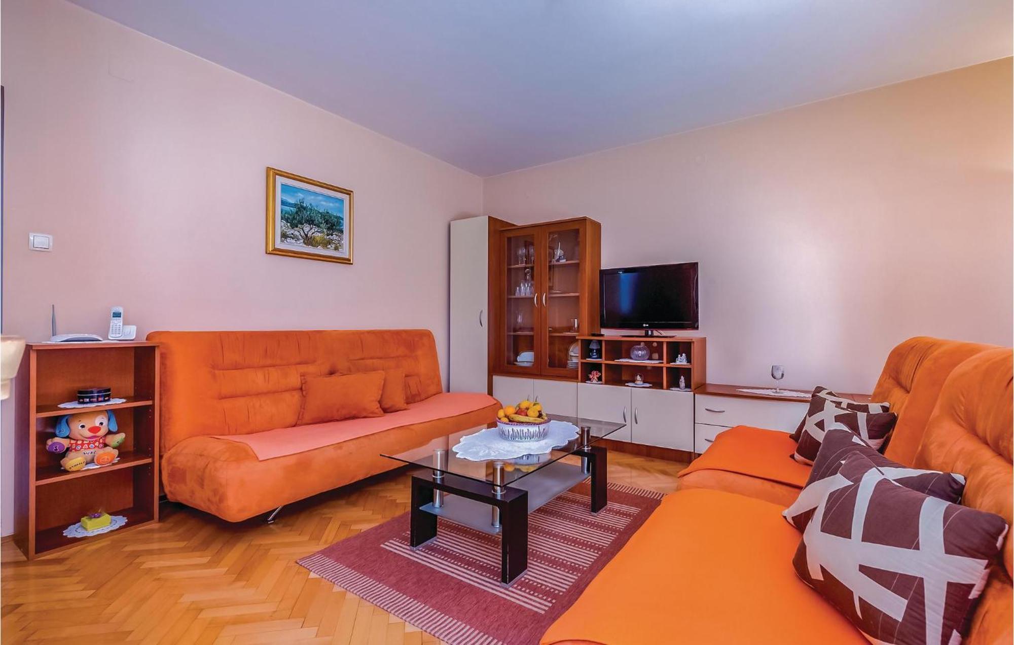 Beautiful Apartment In ノヴィ・ヴィノドロスキー エクステリア 写真